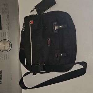 Tumi Sumatra Voyager Black Crossbody Sling Shoulder Travel Bag
